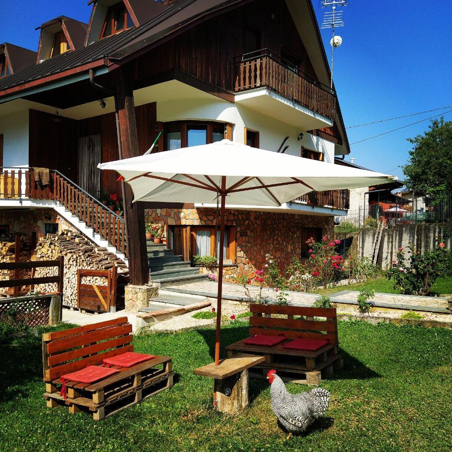 デモンテ La Rocca Bianca Bed & Breakfast エクステリア 写真