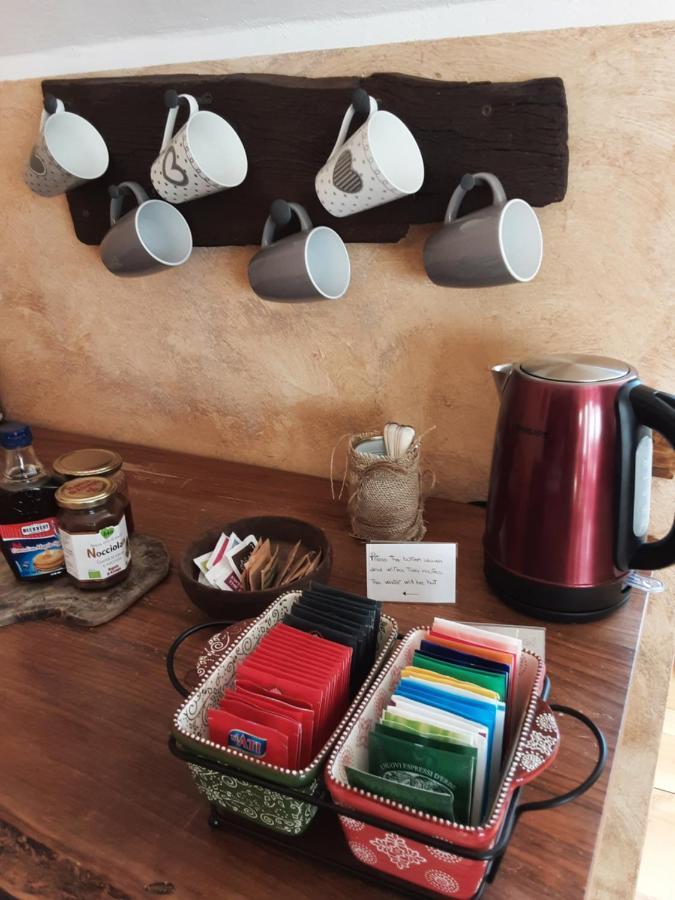 デモンテ La Rocca Bianca Bed & Breakfast エクステリア 写真