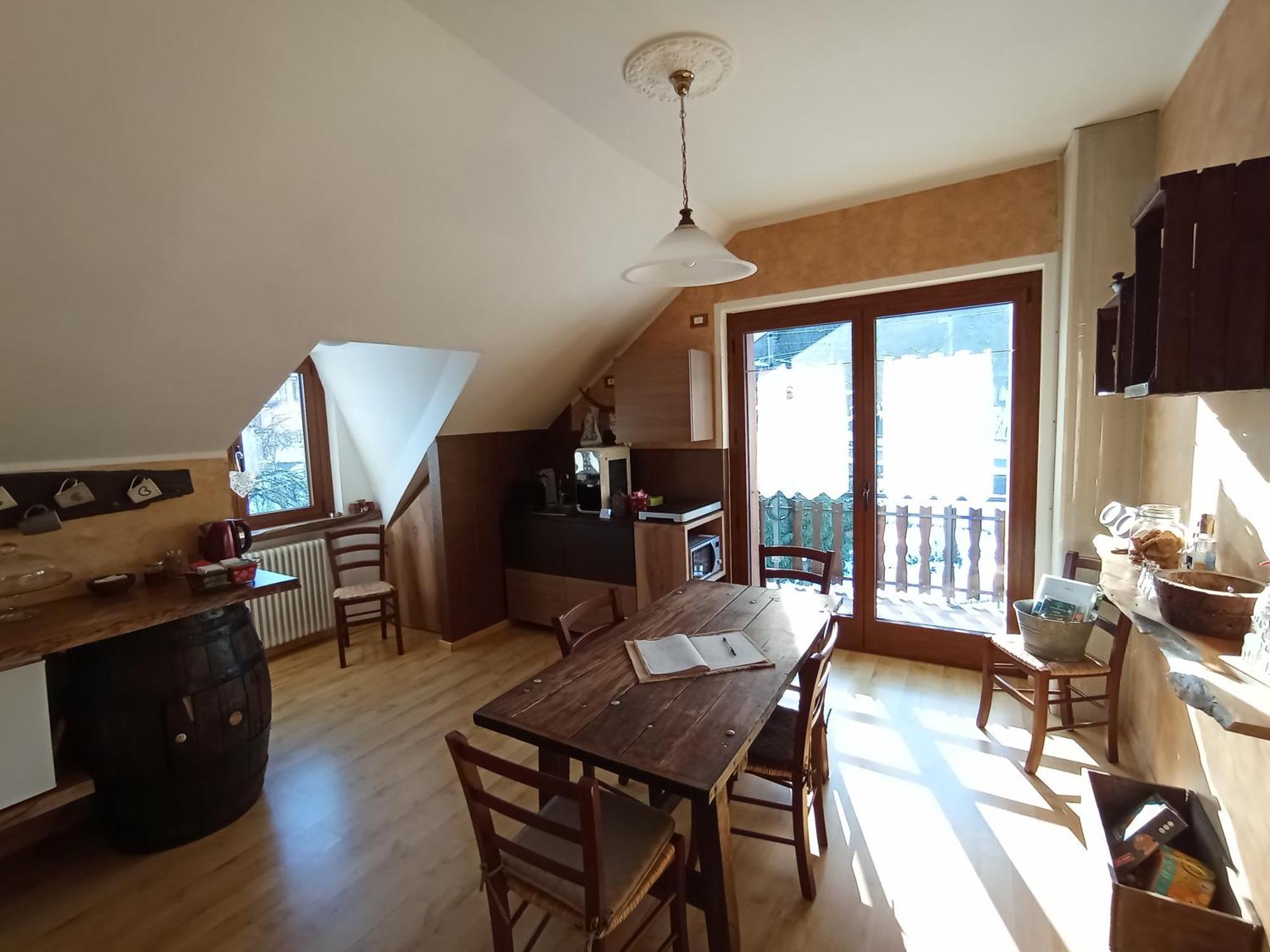 デモンテ La Rocca Bianca Bed & Breakfast エクステリア 写真
