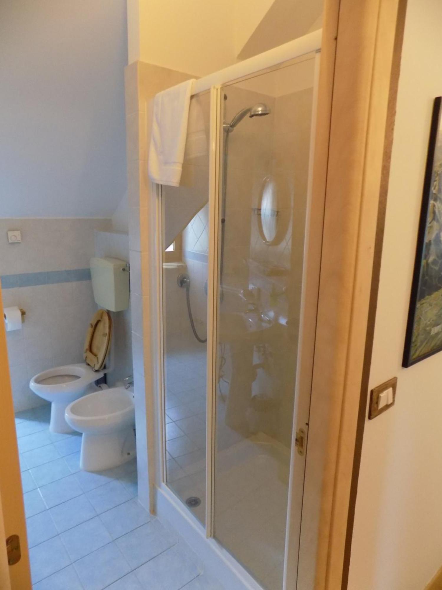 デモンテ La Rocca Bianca Bed & Breakfast エクステリア 写真